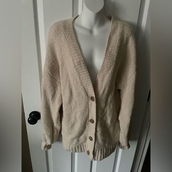 AERIE OVERSIZED BUBBLE SLEEVE CARDIGAN Color Is Batter (cream) - Picture 1 of 6